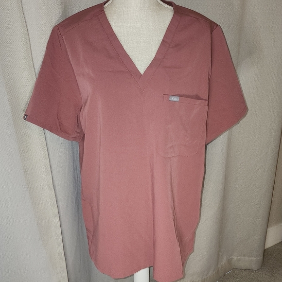 Figs Mens Leon Short Sleeve V-Neck Scrub Top in Mauve PO 5153 Size XXL - Picture 1 of 3